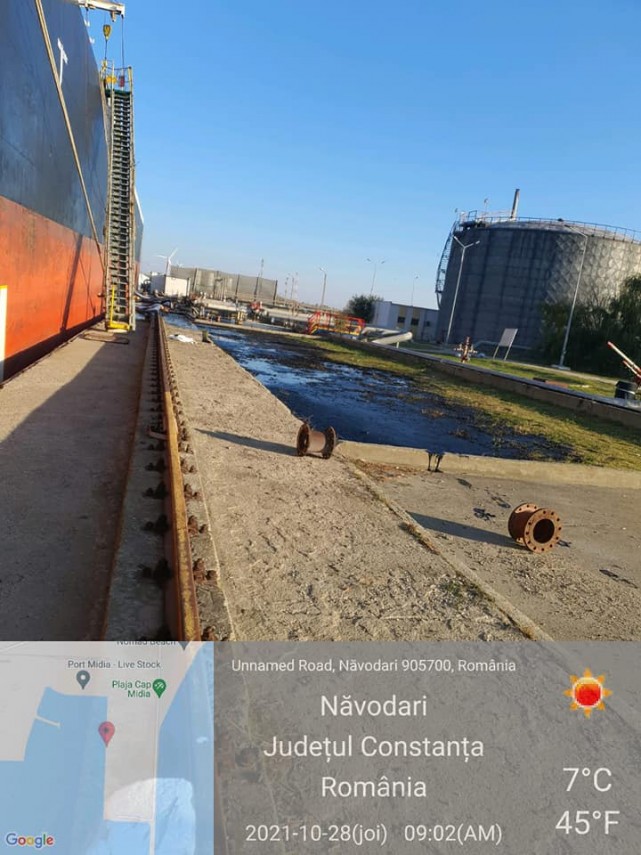 poluare in portul midia aproape o tona de pacura s a scurs in mare ce spune garda de mediu constanta poluare in portul midia aproape o tona de pacura s a scurs in mare ce spune garda de mediu constanta