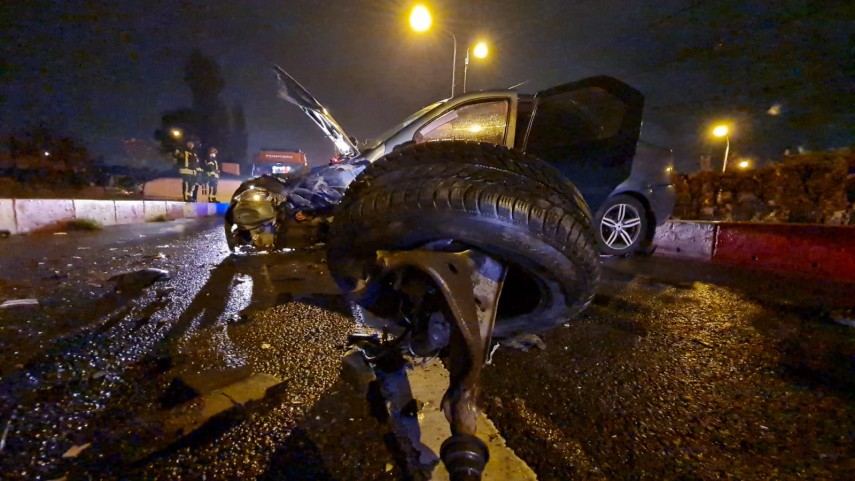 update constanta masini distruse in urma unui impact frontal provocat de un sofer baut pe podul din km update constanta masini distruse in urma unui impact frontal provocat de un sofer baut pe podul din km