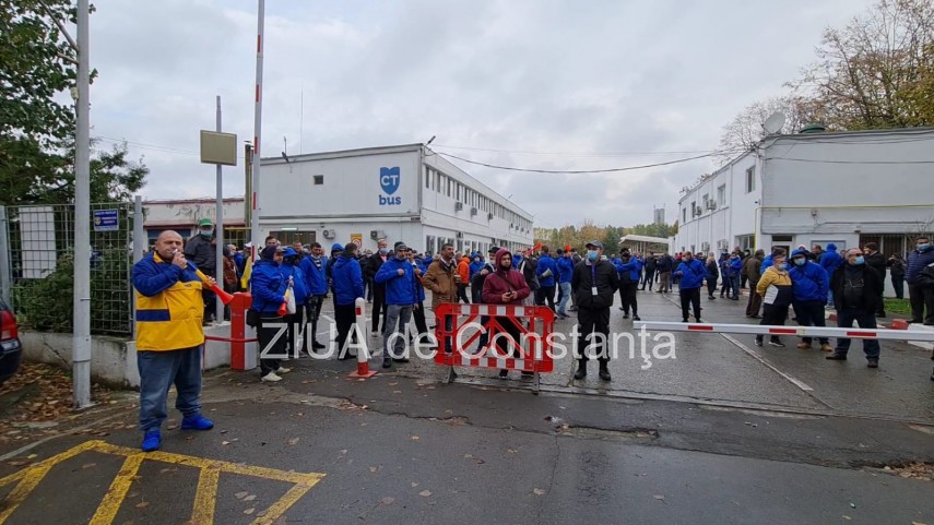 live video greva spontana la ct bus nu circula autobuzele in aceasta dimineata trei sute de angajati live video greva spontana la ct bus nu circula autobuzele in aceasta dimineata trei sute de angajati