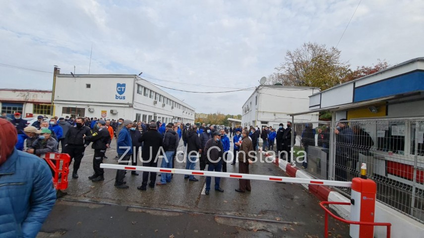 live video greva spontana la ct bus nu circula autobuzele in aceasta dimineata trei sute de angajati live video greva spontana la ct bus nu circula autobuzele in aceasta dimineata trei sute de angajati