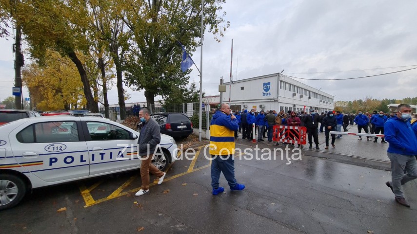 live video greva spontana la ct bus nu circula autobuzele in aceasta dimineata trei sute de angajati live video greva spontana la ct bus nu circula autobuzele in aceasta dimineata trei sute de angajati