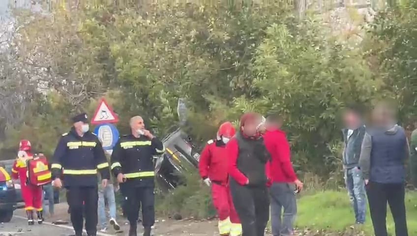 accident rutier in mangalia in aceasta dimineata doua masini rasturnate galerie foto video 762460 accident rutier in mangalia in aceasta dimineata doua masini rasturnate galerie foto video 762460