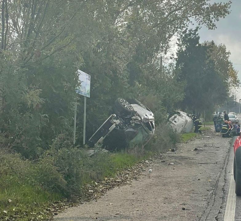 accident rutier in mangalia in aceasta dimineata doua masini rasturnate galerie foto video 762460 accident rutier in mangalia in aceasta dimineata doua masini rasturnate galerie foto video 762460