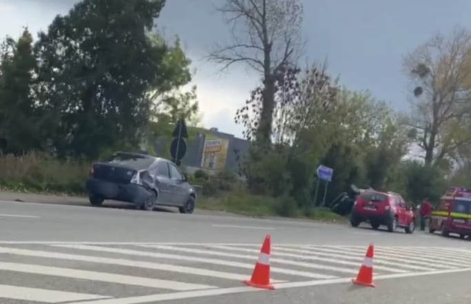 accident rutier in mangalia in aceasta dimineata doua masini rasturnate galerie foto video 762460 accident rutier in mangalia in aceasta dimineata doua masini rasturnate galerie foto video 762460