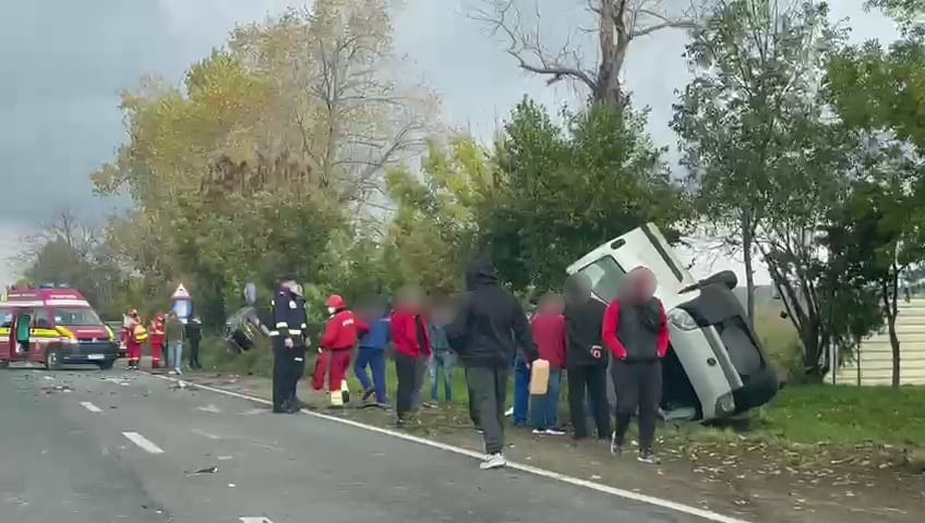 accident rutier in mangalia in aceasta dimineata doua masini rasturnate galerie foto video 762460 accident rutier in mangalia in aceasta dimineata doua masini rasturnate galerie foto video 762460