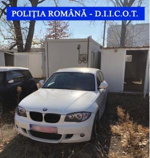 Percheziții domiciliare în Galați. Bărbați reținuți pentru trafic de persoane, proxenetism și spălarea banilor