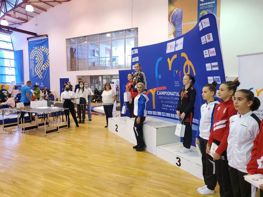 gimnastele constantene pe podium si la nationalele de la izvorani cinci dintre medalii au fost de aur gimnastele constantene pe podium si la nationalele de la izvorani cinci dintre medalii au fost de aur