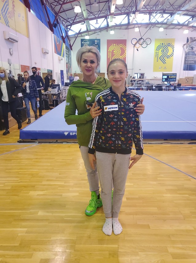 gimnastele constantene pe podium si la nationalele de la izvorani cinci dintre medalii au fost de aur gimnastele constantene pe podium si la nationalele de la izvorani cinci dintre medalii au fost de aur
