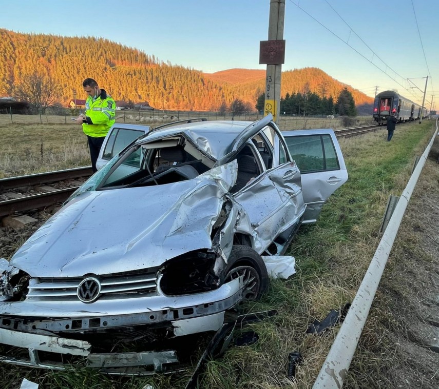 update doua femei ranite grav intr un accident feroviar una dintre victime proiectata prin parbriz galerie update doua femei ranite grav intr un accident feroviar una dintre victime proiectata prin parbriz galerie