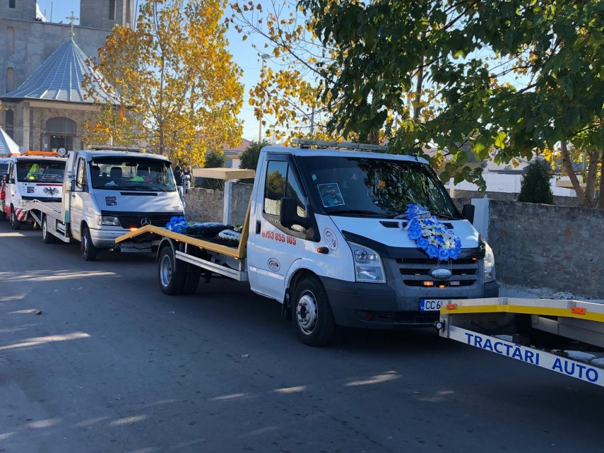 astazi este condus pe ultimul drum un barbat in varsta de 35 de ani rapus de covid 19 galerie foto si astazi este condus pe ultimul drum un barbat in varsta de 35 de ani rapus de covid 19 galerie foto si