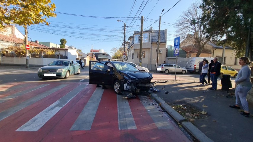 constanta carambol rutier la intersectia strazilor stefan mihaileanu si calarasi o persoana ranita galerie constanta carambol rutier la intersectia strazilor stefan mihaileanu si calarasi o persoana ranita galerie