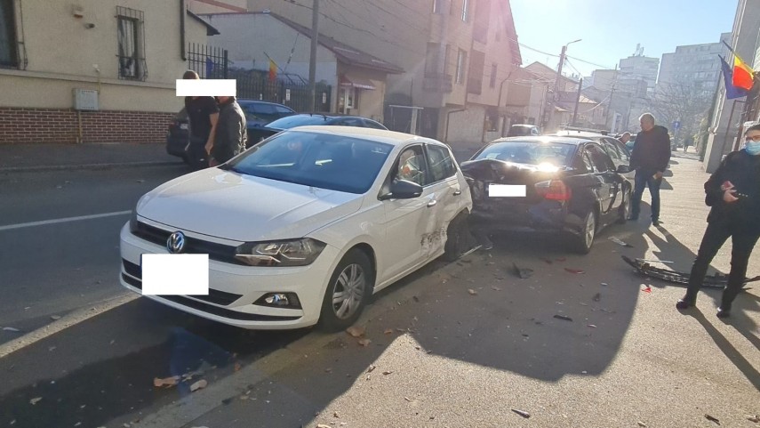 constanta carambol rutier la intersectia strazilor stefan mihaileanu si calarasi o persoana ranita galerie constanta carambol rutier la intersectia strazilor stefan mihaileanu si calarasi o persoana ranita galerie