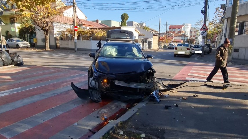 constanta carambol rutier la intersectia strazilor stefan mihaileanu si calarasi o persoana ranita galerie constanta carambol rutier la intersectia strazilor stefan mihaileanu si calarasi o persoana ranita galerie