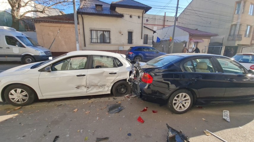 constanta carambol rutier la intersectia strazilor stefan mihaileanu si calarasi o persoana ranita galerie constanta carambol rutier la intersectia strazilor stefan mihaileanu si calarasi o persoana ranita galerie