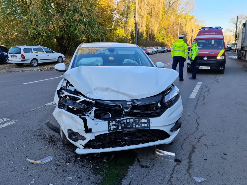 constanta accident rutier intre doua autoturisme pe strada industriala foto video 764705 constanta accident rutier intre doua autoturisme pe strada industriala foto video 764705