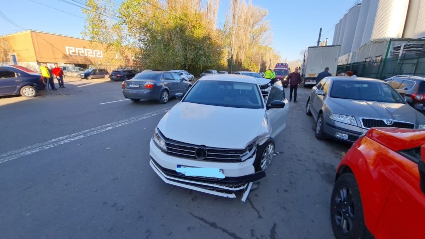constanta accident rutier intre doua autoturisme pe strada industriala foto video 764705 constanta accident rutier intre doua autoturisme pe strada industriala foto video 764705