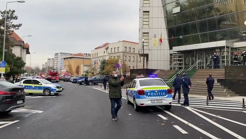update 4 alerta la judecatoria medgidia si curtea de apel constanta cladirile evacuate in urma unui apel update 4 alerta la judecatoria medgidia si curtea de apel constanta cladirile evacuate in urma unui apel