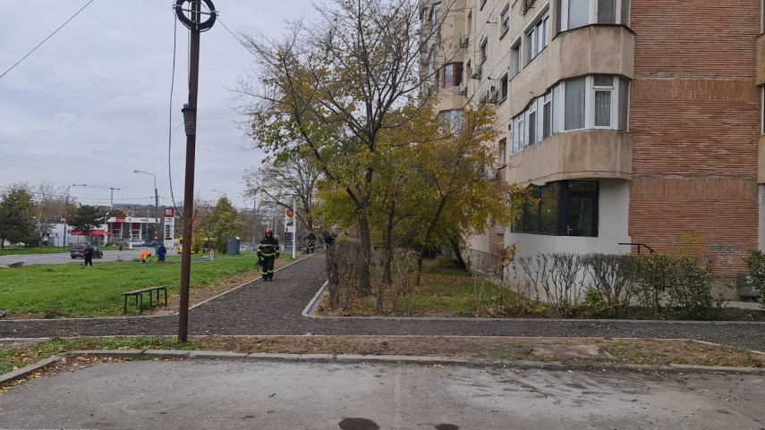 incendiu intr un apartament de pe bulevardul tomis din constanta o persoana evacuata galerie foto video incendiu intr un apartament de pe bulevardul tomis din constanta o persoana evacuata galerie foto video