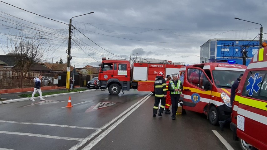 update accident rutier grav in valu lui traian o femeie a murit dupa ce a fost prinsa sub un tir galerie update accident rutier grav in valu lui traian o femeie a murit dupa ce a fost prinsa sub un tir galerie