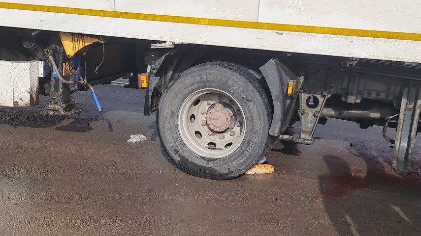 update accident rutier grav in valu lui traian o femeie a murit dupa ce a fost prinsa sub un tir galerie update accident rutier grav in valu lui traian o femeie a murit dupa ce a fost prinsa sub un tir galerie