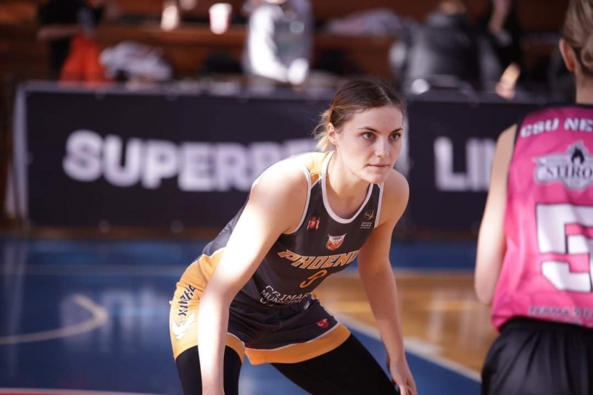 clasata pe locul trei la cupa romaniei phoenix csu simona halep va ajuta o familie cu nevoi speciale clasata pe locul trei la cupa romaniei phoenix csu simona halep va ajuta o familie cu nevoi speciale