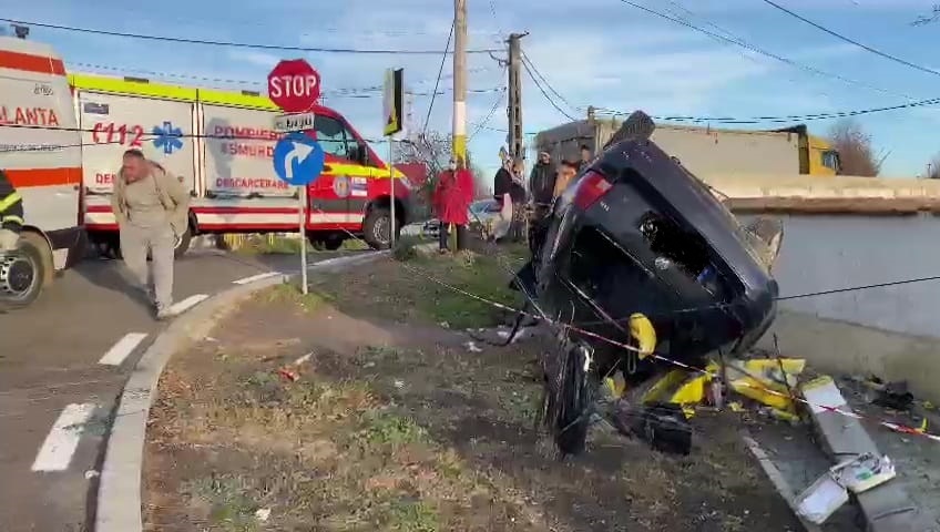 update judetul constanta o persoana a fost ranita dupa ce un autoturism s a rasturnat la iesire din murfatlar update judetul constanta o persoana a fost ranita dupa ce un autoturism s a rasturnat la iesire din murfatlar