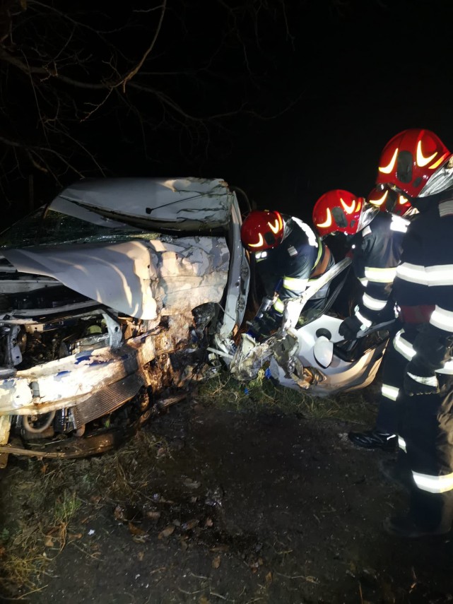 tanar de 21 de ani decedat intr un grav accident rutier in judetul tulcea galerie foto 765895 tanar de 21 de ani decedat intr un grav accident rutier in judetul tulcea galerie foto 765895