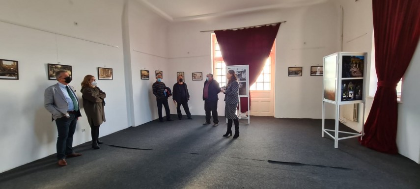 live text lansari de carte si expozitii la minac galerie foto 765951 live text lansari de carte si expozitii la minac galerie foto 765951