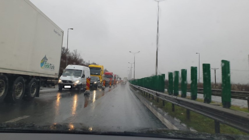 atentie soferi valori de trafic ridicate pe podul de la cernavoda pe sensul de mers spre bucuresti galerie atentie soferi valori de trafic ridicate pe podul de la cernavoda pe sensul de mers spre bucuresti galerie