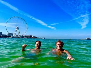 Dan Negru și Florin Piersic în vacanță, în Dubai. Pariul pe care l-a pierdut vedeta TV (VIDEO)     