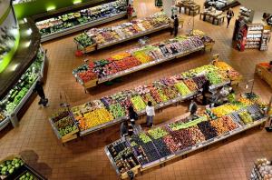 Ungaria obligă hipermarketurile străine să doneze nevoiașilor alimentele care expiră în 48 de ore