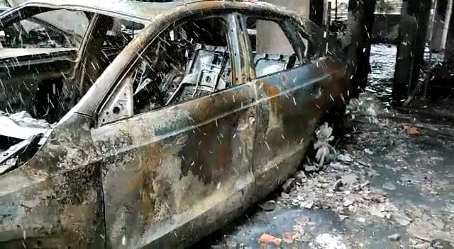 constanta prapad in parcarea blocului distrus de incendiu zeci de masini au fost mistuite de flacari constanta prapad in parcarea blocului distrus de incendiu zeci de masini au fost mistuite de flacari