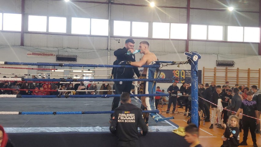 cs medgidia luptatorul fabian popa a castigat centura romaniei la kickboxing este unul dintre eroii nostri cs medgidia luptatorul fabian popa a castigat centura romaniei la kickboxing este unul dintre eroii nostri