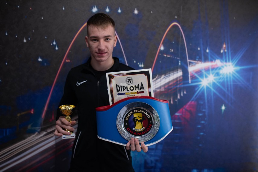 cs medgidia luptatorul fabian popa a castigat centura romaniei la kickboxing este unul dintre eroii nostri cs medgidia luptatorul fabian popa a castigat centura romaniei la kickboxing este unul dintre eroii nostri