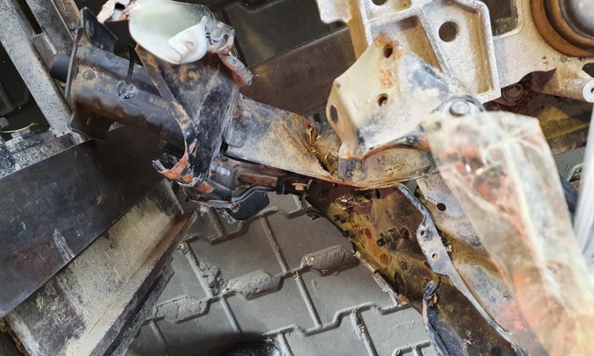 doua containere incarcate cu tone de piese auto second hand pentru un constantean depistate de politistii doua containere incarcate cu tone de piese auto second hand pentru un constantean depistate de politistii