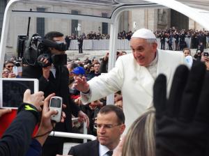 Apel emoționant al Papei Francisc. A cerut ca bunicii să nu fie lăsaţi singuri în această perioadă a Sărbătorilor
