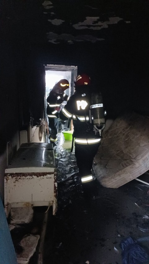 incendiu la un bloc parasit din constanta in ziua de craciun galerie foto video 768213 incendiu la un bloc parasit din constanta in ziua de craciun galerie foto video 768213