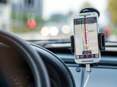 Patru persoane, printre care şi o gravidă, salvate după ce s-au rătăcit urmând instrucţiunile GPS-ului