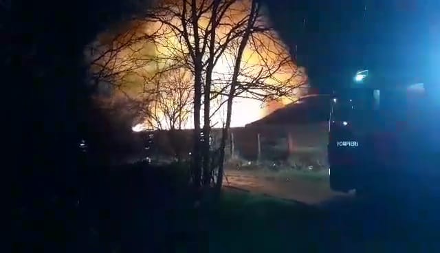 live video incendiu la un depozit de mobila din eforie sud galerie foto video 768633 live video incendiu la un depozit de mobila din eforie sud galerie foto video 768633