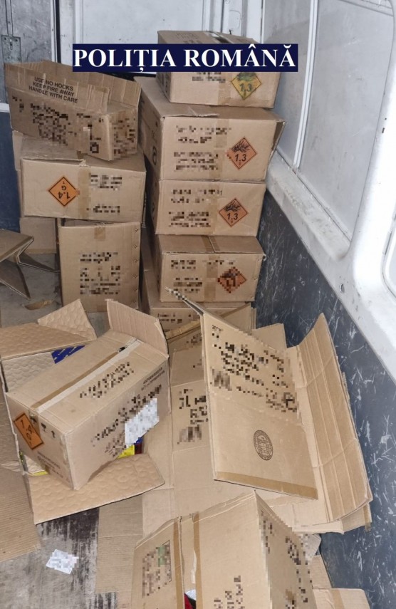 perchezitii in constanta agigea si corbu peste 7 tone de articole pirotehnice confiscate de politistii perchezitii in constanta agigea si corbu peste 7 tone de articole pirotehnice confiscate de politistii