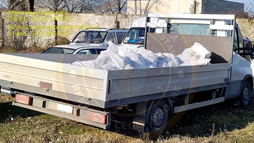 constanta un barbat s a ales cu amenda si a ramas fara vehicul pentru depozitarea nerespectare a deseurilor constanta un barbat s a ales cu amenda si a ramas fara vehicul pentru depozitarea nerespectare a deseurilor