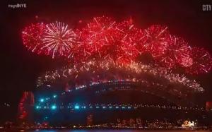 Oraşul australian Sydney dă startul petrecerilor de Anul Nou. Imagini cu jocurile spectaculoase de artificii (VIDEO) 